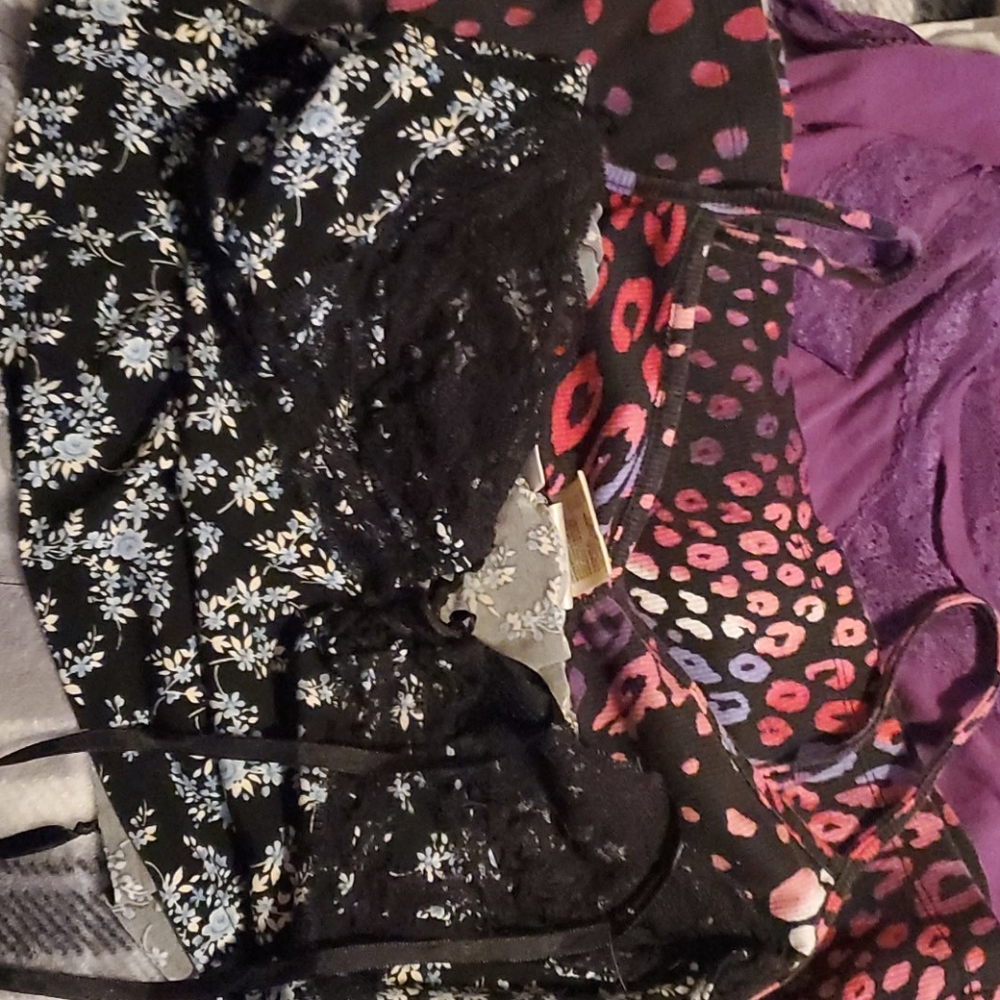 Tank Tops - Picture 4 of 6